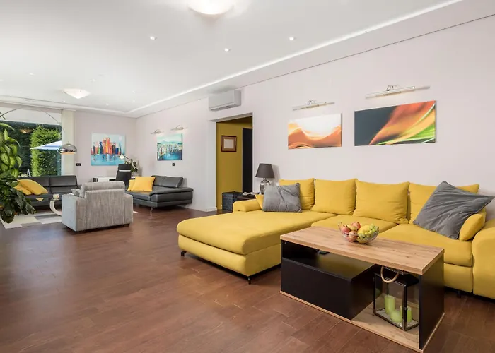 Vista By Interhome וילה מטולי