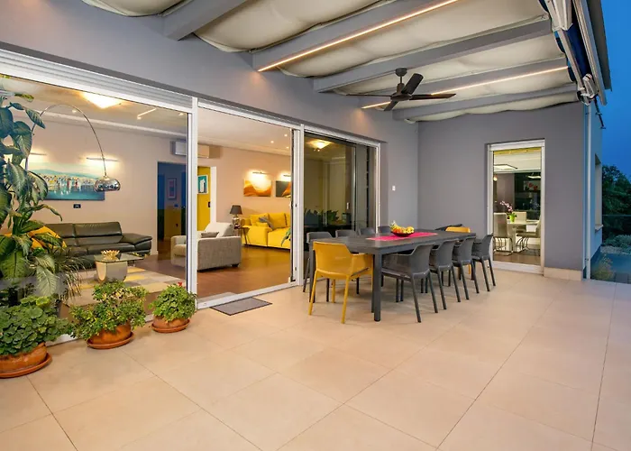 וילה Vista By Interhome מטולי