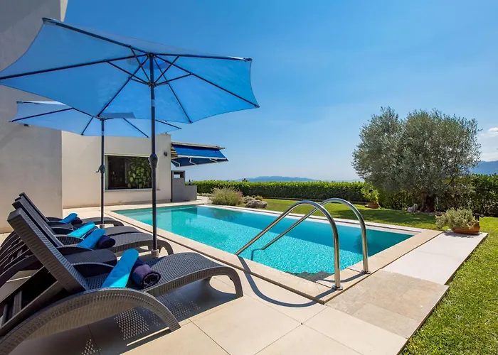 Vista By Interhome מטולי